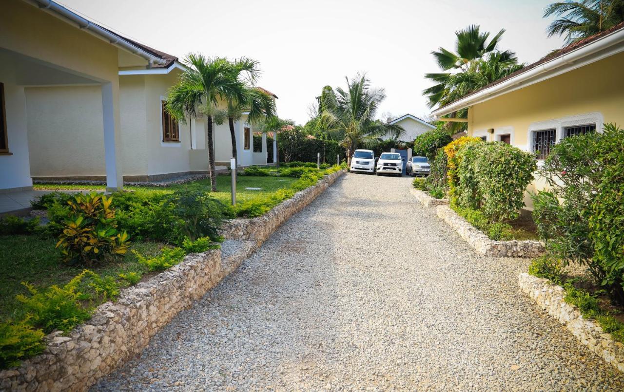 V-Szameitat Homes Diani Beach Esterno foto