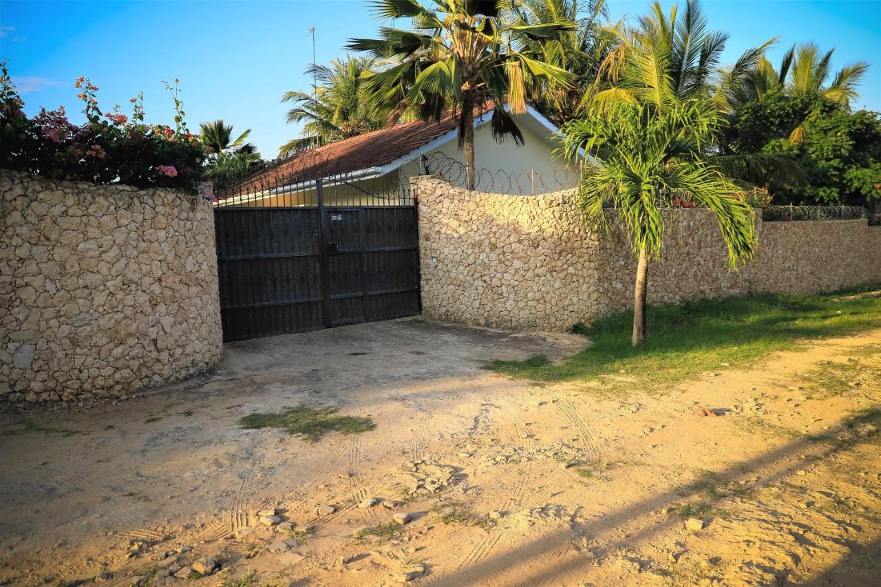 V-Szameitat Homes Diani Beach Esterno foto
