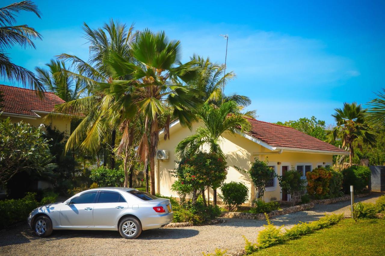 V-Szameitat Homes Diani Beach Esterno foto